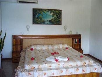 Hotel Lazare Picault
