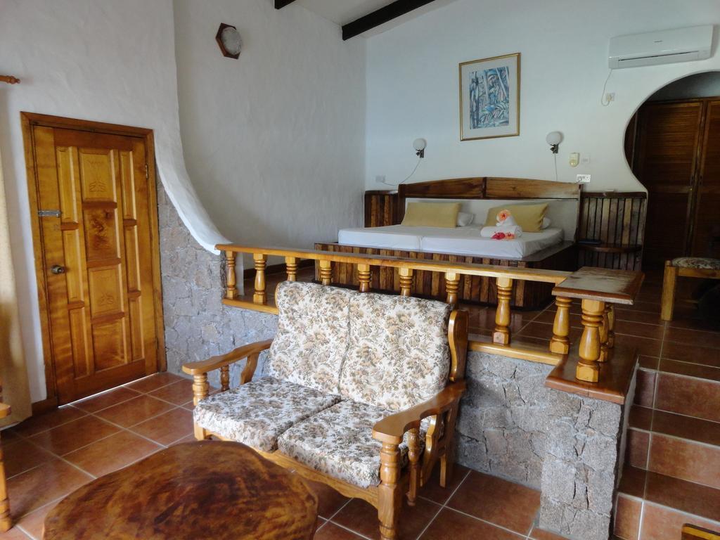 Hotel Lazare Picault